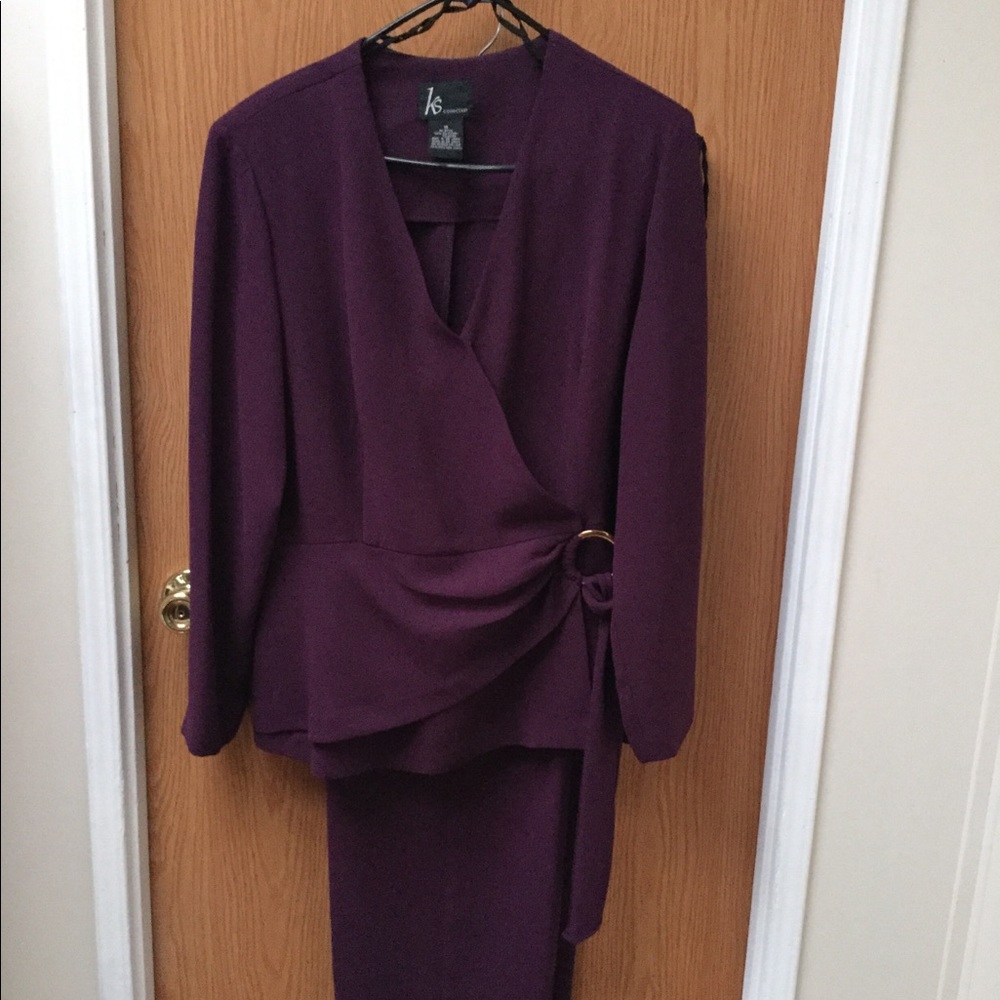 Pants suit